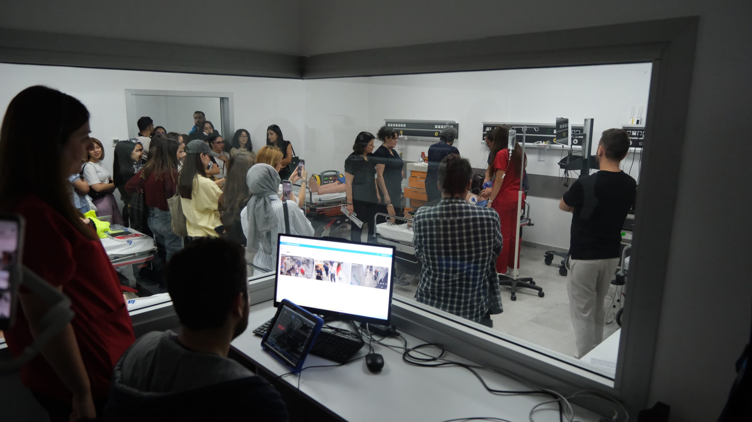 Simülasyon Ortamında Klinik Uygulama Eğitimi
