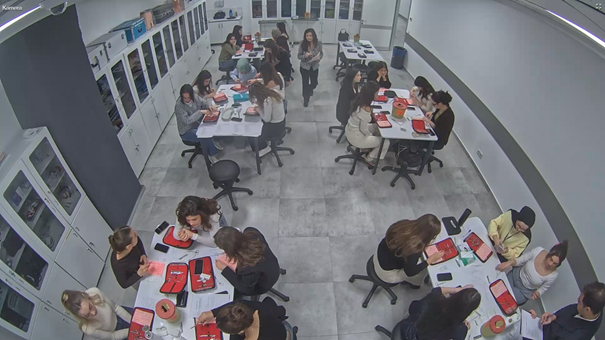 VITAL Simülasyon Merkezi’nde öğrencilerin katılımıyla gerçekleştirilen oral cerrahi sütur eğitimi uygulaması