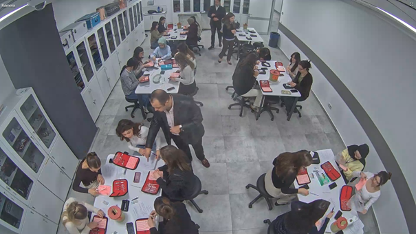 VITAL Simülasyon Merkezi’nde öğrencilerin katılımıyla gerçekleştirilen oral cerrahi sütur eğitimi uygulaması